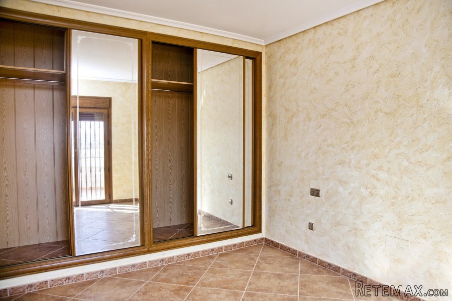 Lovely detached Mediterranean style villa for sale, located.. - 4