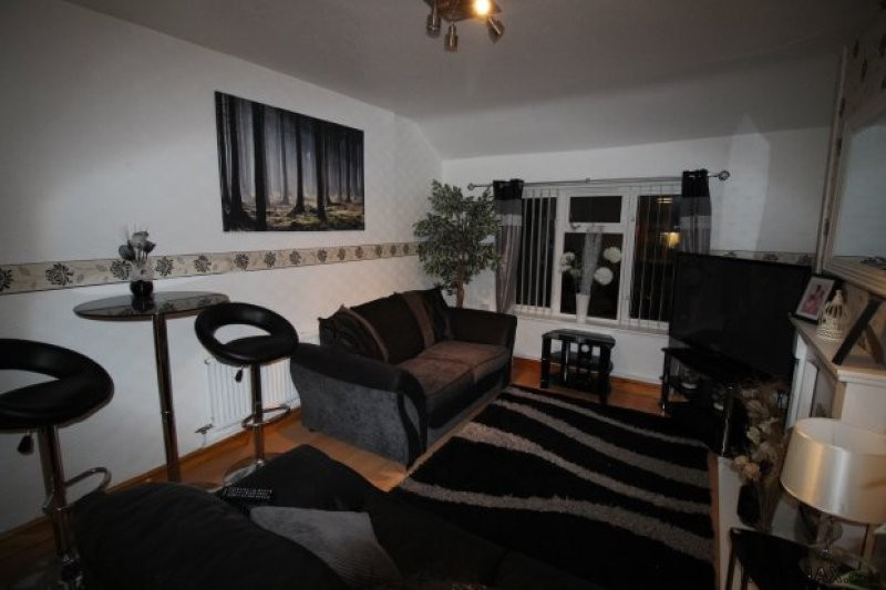 2 bedroom, Flat house for sale - 2