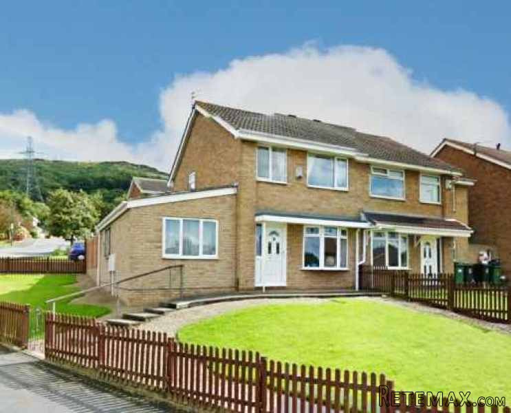 4 bedroom, Semi-detached House house..