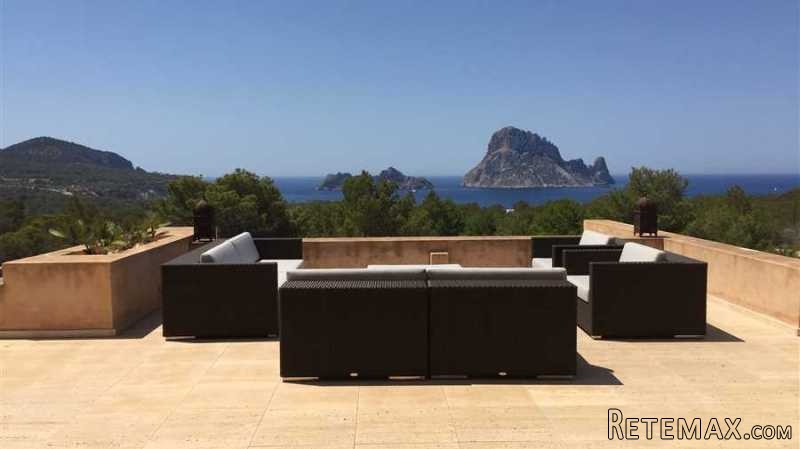 Apartment with stunning views towards..