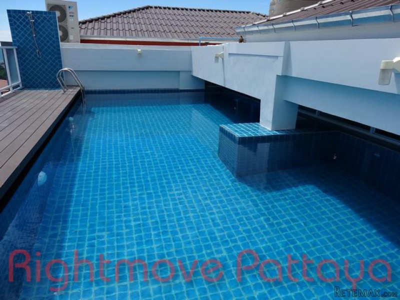 1 Bedroom Condo for sale in Pratumnak -..