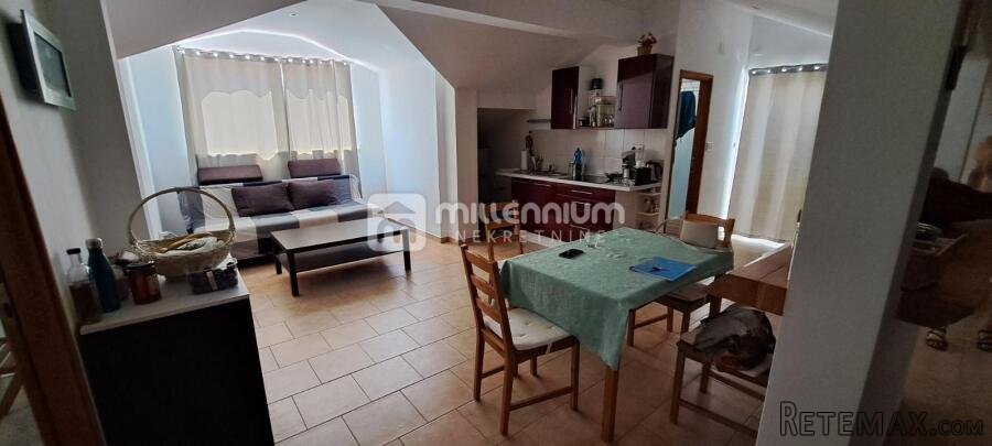 Novi Vinodolski, Povile, 87.16m2, terasa