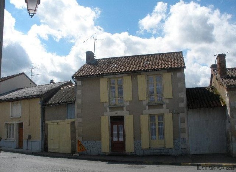Old cottage with massive garden area. - 2