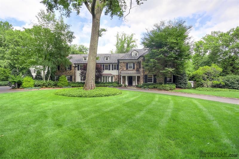 7 bedroom House For Sale: 18 Cedarwood.. - 2