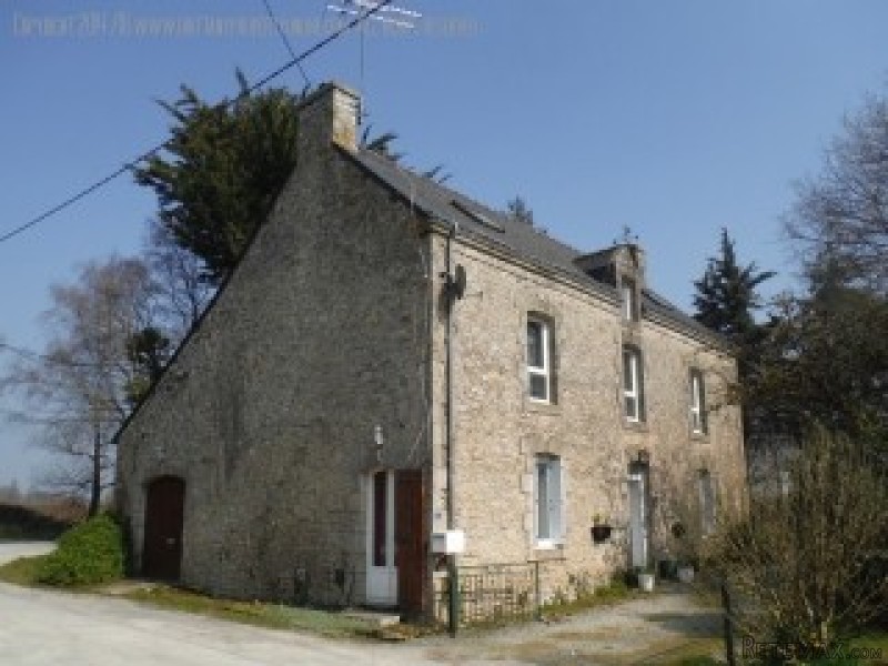 Spacious 6 bed stone property, 189,990 € - 2