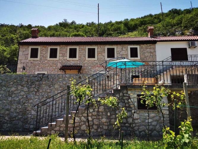 Bribir- 2 uređene kuće sa impresivnom okućnicom - 2