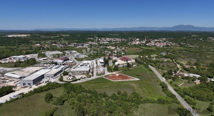EKSKLUZIVNA INVESTICIJSKA PRILIKA – 8.240 m² KOMERCIJALNOG Z - 2