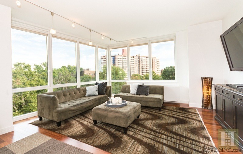 2 bedroom Apartment For Sale: 640 WEST..
