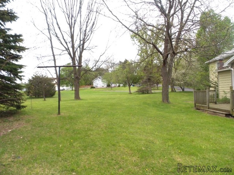 8854 S Willow St Weedsport, NY, 13166..