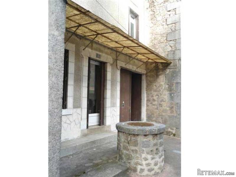 Town House To Finish Renovating In A.. - 2