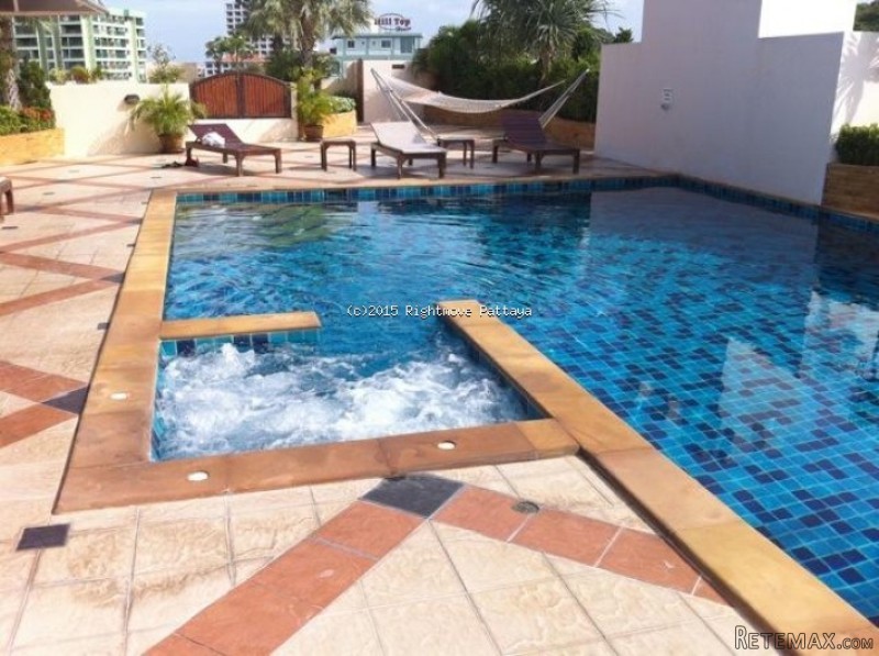 1 Bedroom Condo for sale in Pratumnak -..