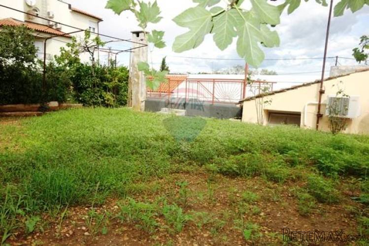 KUĆA S DVORIŠTEM U PULI, MOGUĆNOST PODIZANJA 2 KATA -... - 5