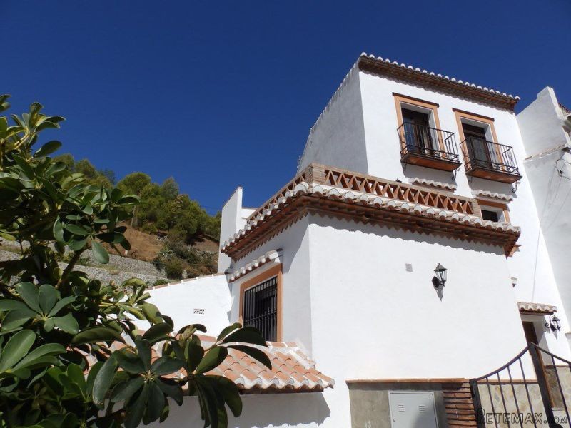 Town House for Sale in Salares 266.000.. - 2