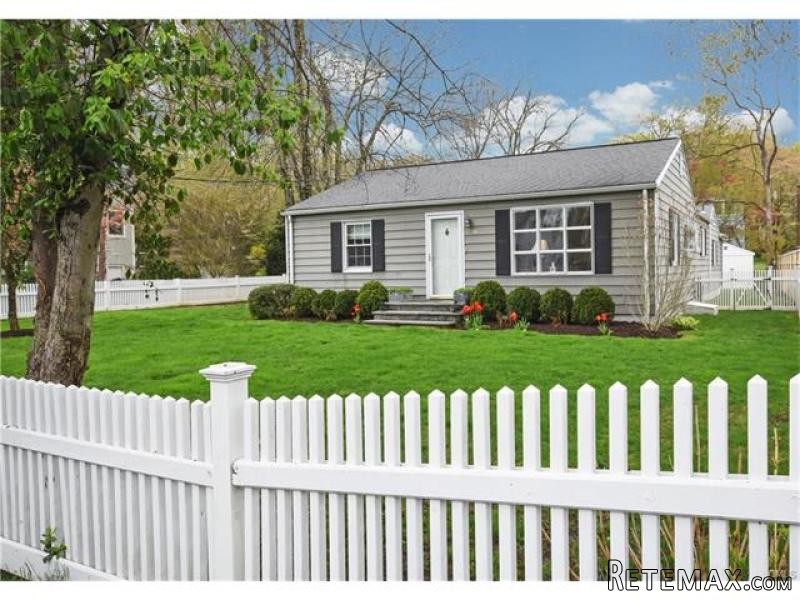 4 bedroom House For Sale: 24 CHERRY.. - 2