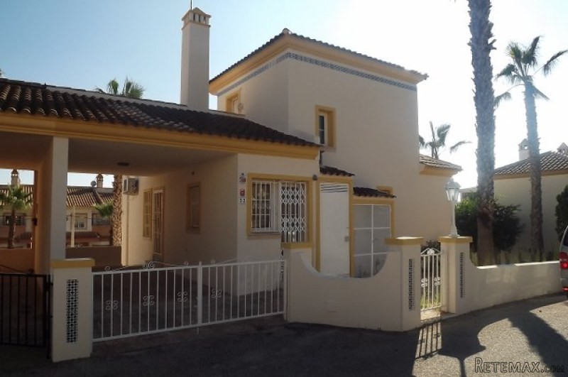 3 Bedrooms - Villa - Alicante - For Sale