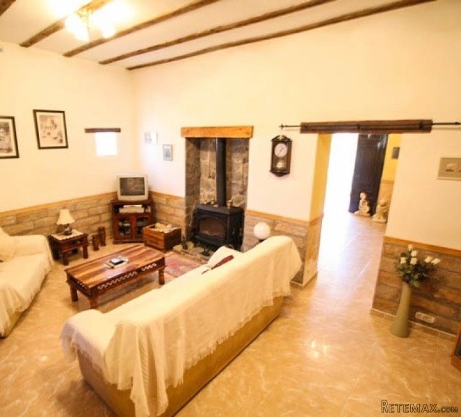 Cortijo / Country House in Los Lobos - 2
