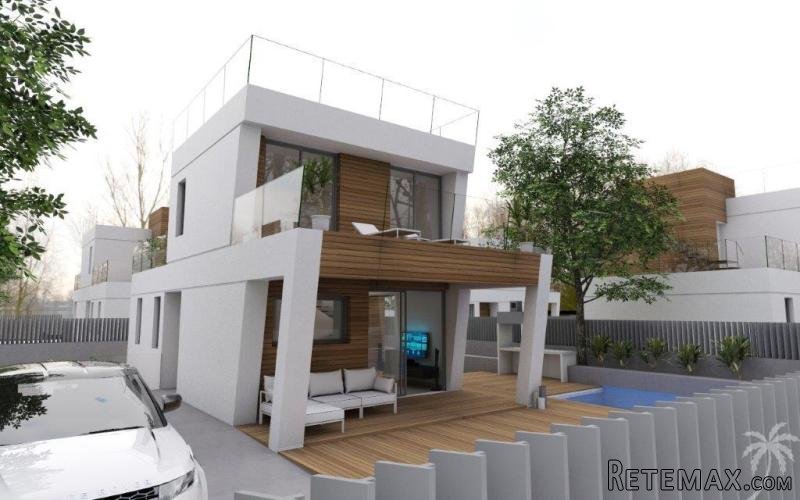 This spacious new villa is located just 200 meters away.. - 2
