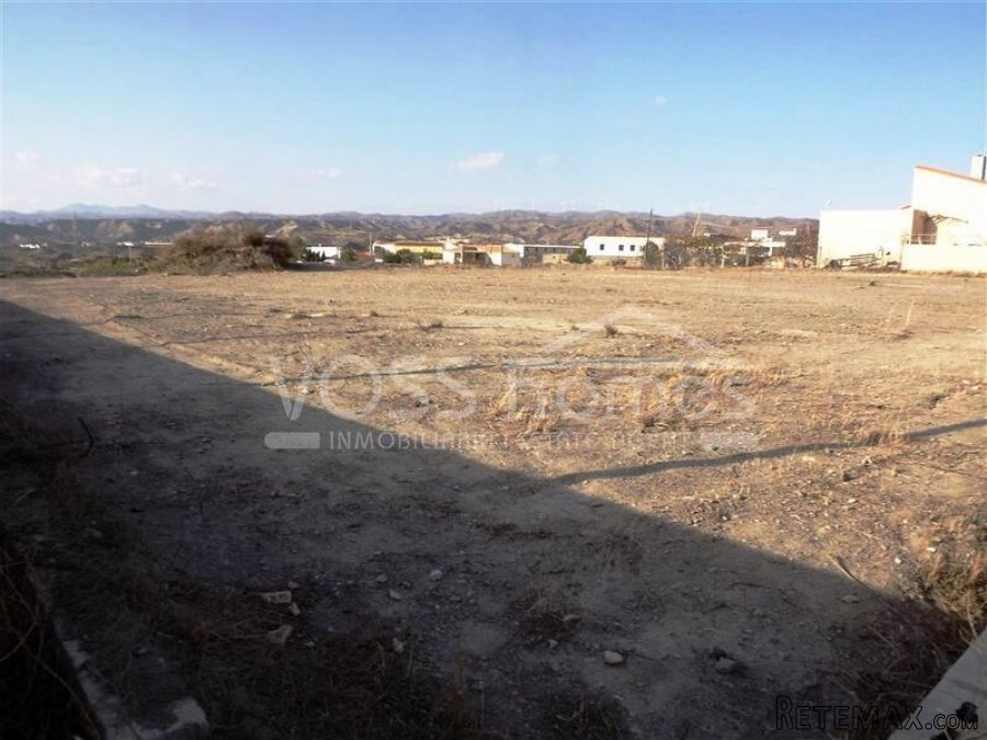 Urban plot of land of 425m2 in the village on Santa Maria.. - 2