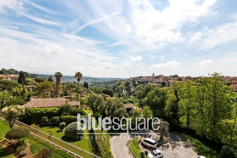 3 bedroomed apartment of 120 m2 close..