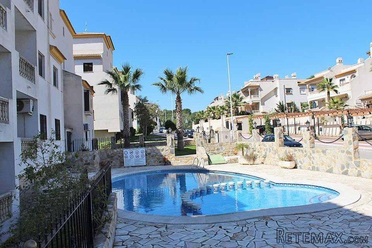This beautiful apartment is located on the golf courses of.. - 8