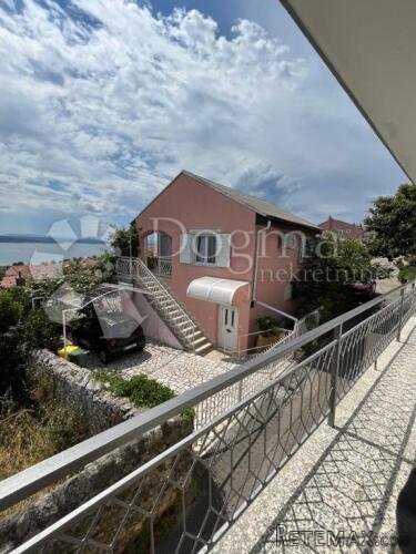 PRILIKA!! 2 kuće u blizini centra Crikvenice
