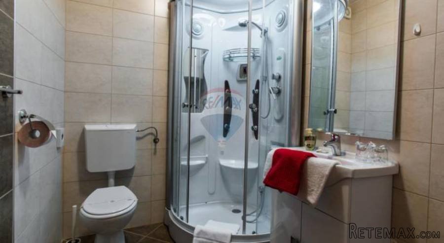 Fažana, kuća s 9 apartmana - 3