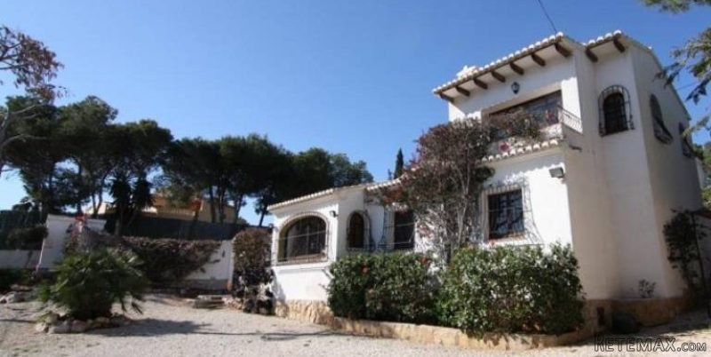 4 Bedroom 2 Bathroom Villa in Javea.