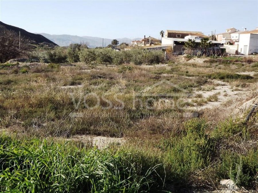 A flat urban plot of approx 780m2 located in a little.. - 4