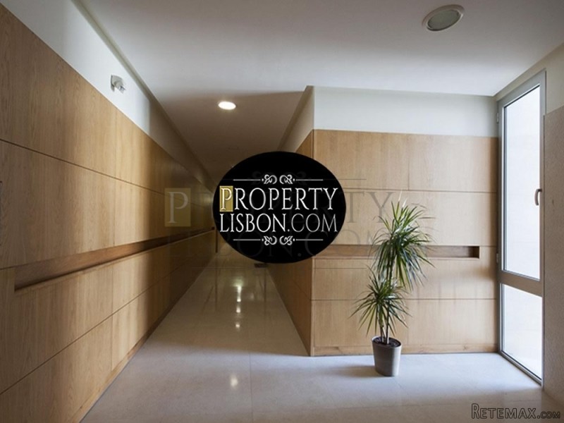 Contemporary 1-bedroom apartment with..