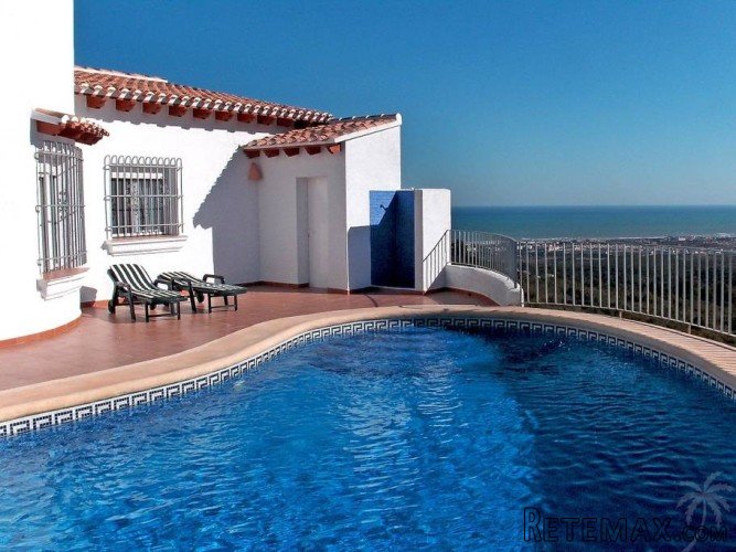 Impressive south facing villa with 100% privacy located at.. - 5