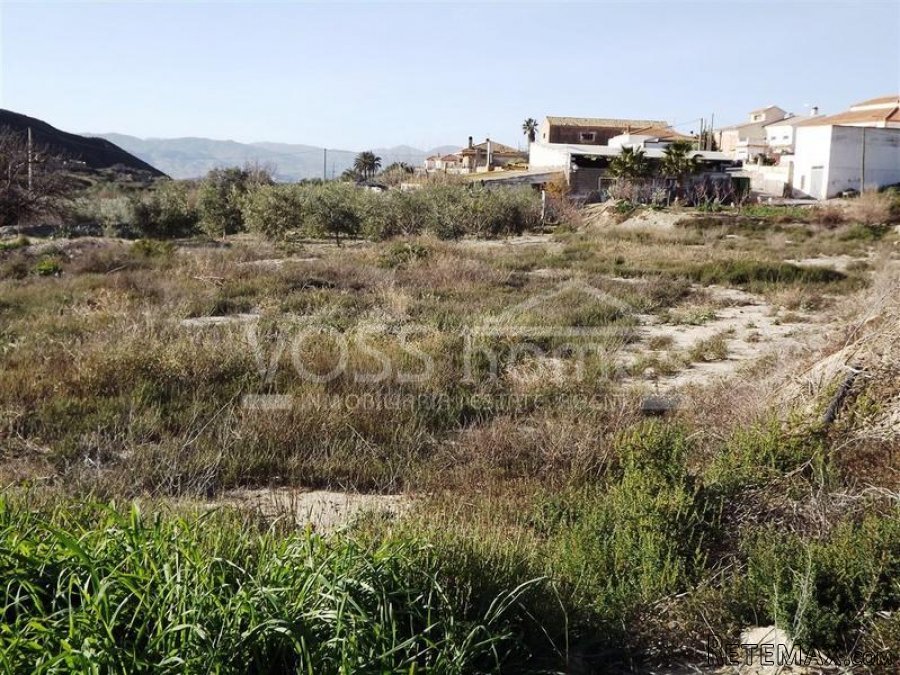 A flat urban plot of approx 780m2 located in a little.. - 6
