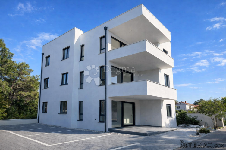 Petrčane - Ekskluzivni penthouse 110 m², 80m od mora