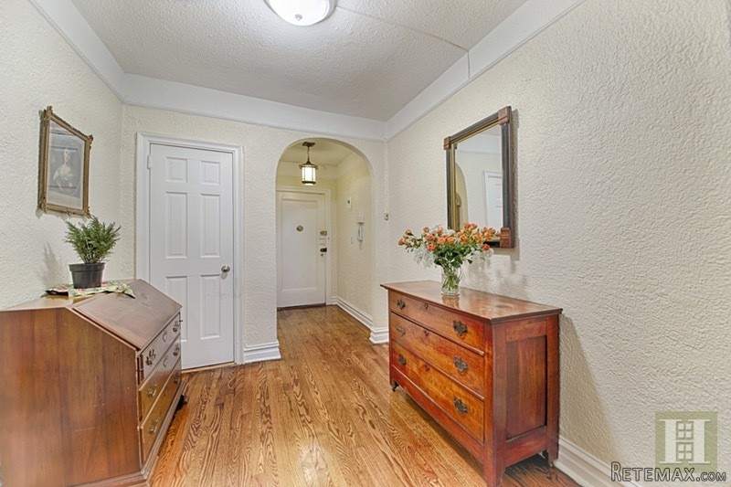 1 bedroom Apartment For Sale: 109 -14.. - 2