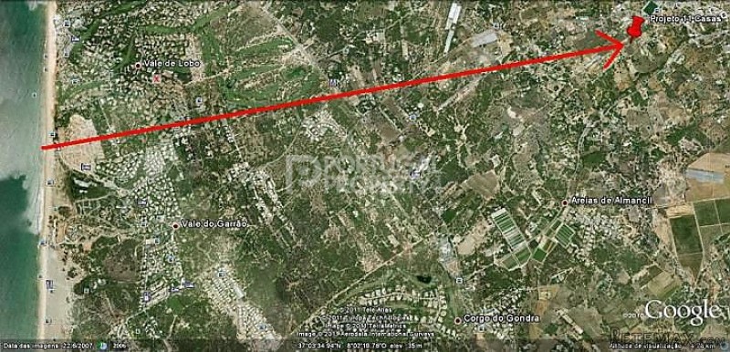 Plot of land to build a condominium of..