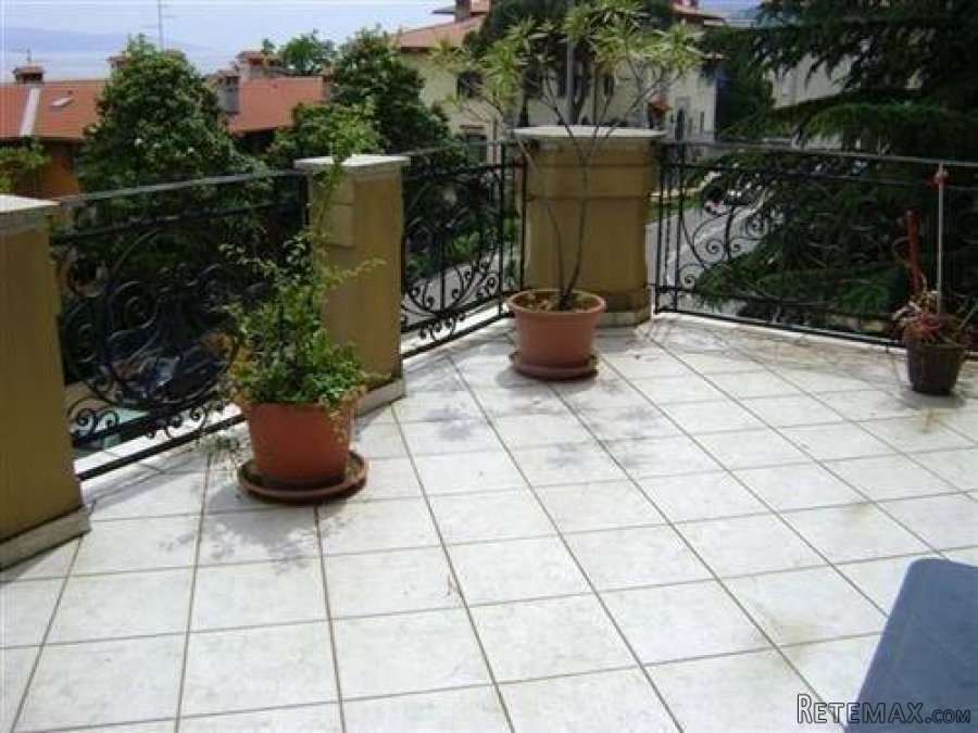 OPATIJA - VOLOSKO, POGLED, BALKON, 50 m. OD MORA - 8