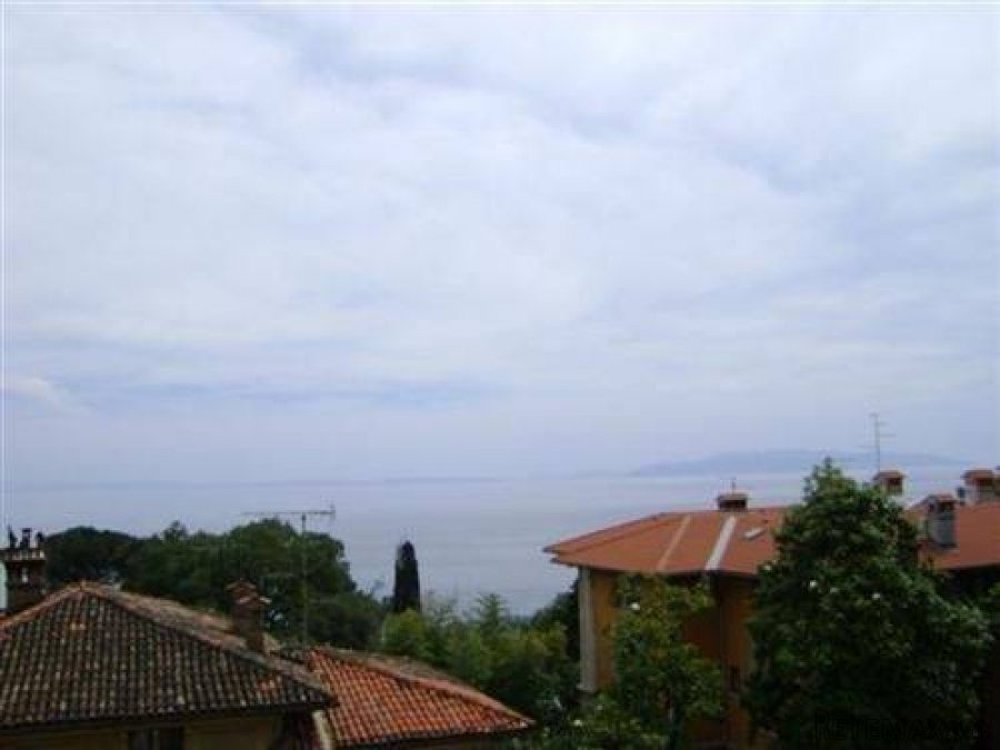 OPATIJA - VOLOSKO, POGLED, BALKON, 50 m. OD MORA - 9