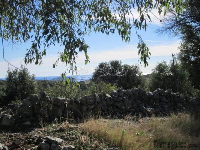 Vinišće - Građevinska parcela s projektom i započetom gradnj - 2