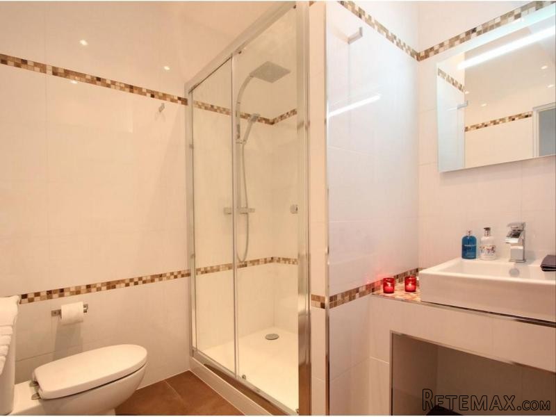 Great Interior And Excellent Location
