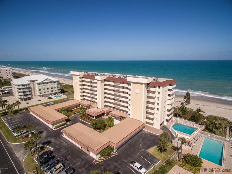 2 bedroom Flat For Sale: 1095 N Highway..