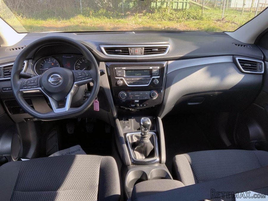 Nissan Qashqai 1.2 - 6