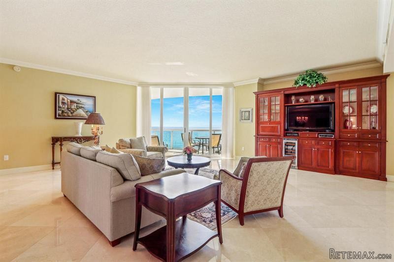 2 bedroom Residence For Sale: Singer.. - 2