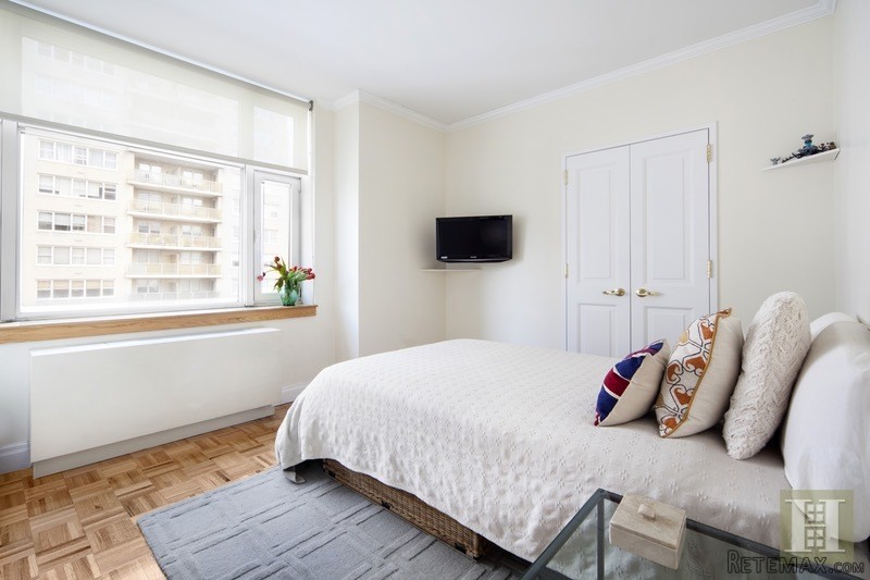 1 bedroom Apartment For Sale: 404 EAST.. - 2
