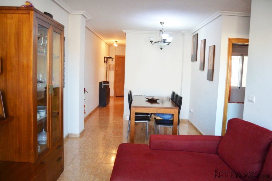 El apartamento tiene una superficie de 75m2. con 2.. - 2