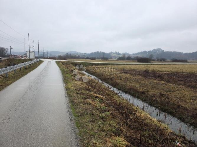Građevinsko zemljište 2.410m² na odličnoj lokaciji nadomak Z - 3