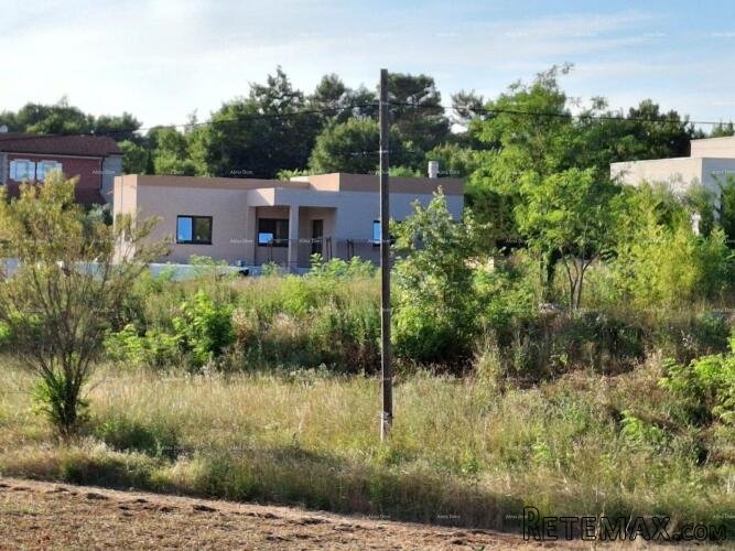 Prodaje se visokokvalitetna prizemnica sa bazenom i.. - 3