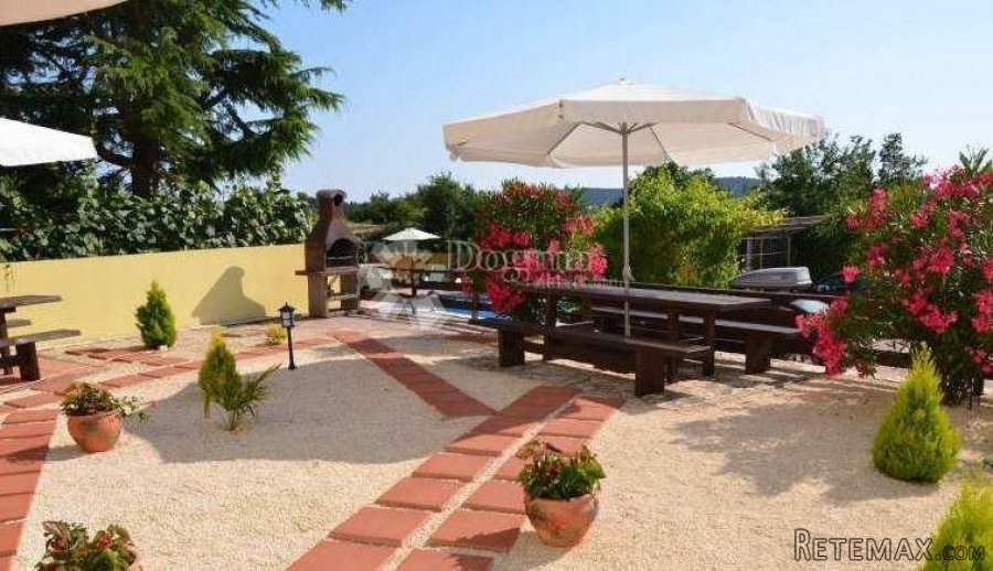 Apartmanska kuća s bazenom i pogledom na more! - 4