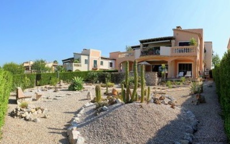 Groundflor apartment for sale in Santa..