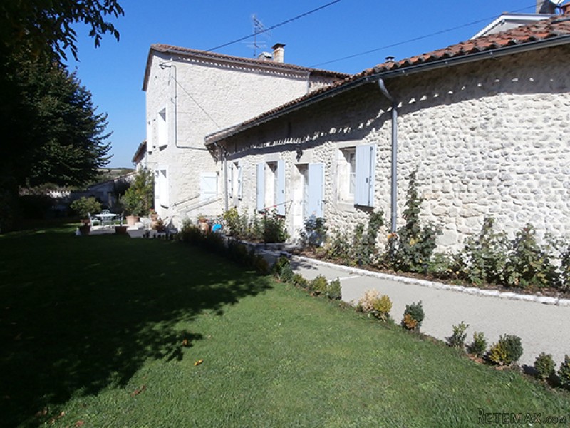Magnificent Property With Guest House.. - 2