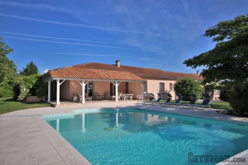 3 bed bungalow and 2 bed gite with..