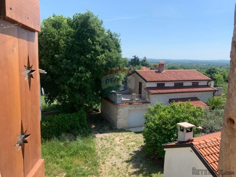 Poreč, okolica, na odličnoj lokaciji kamena kućica od 60 m2